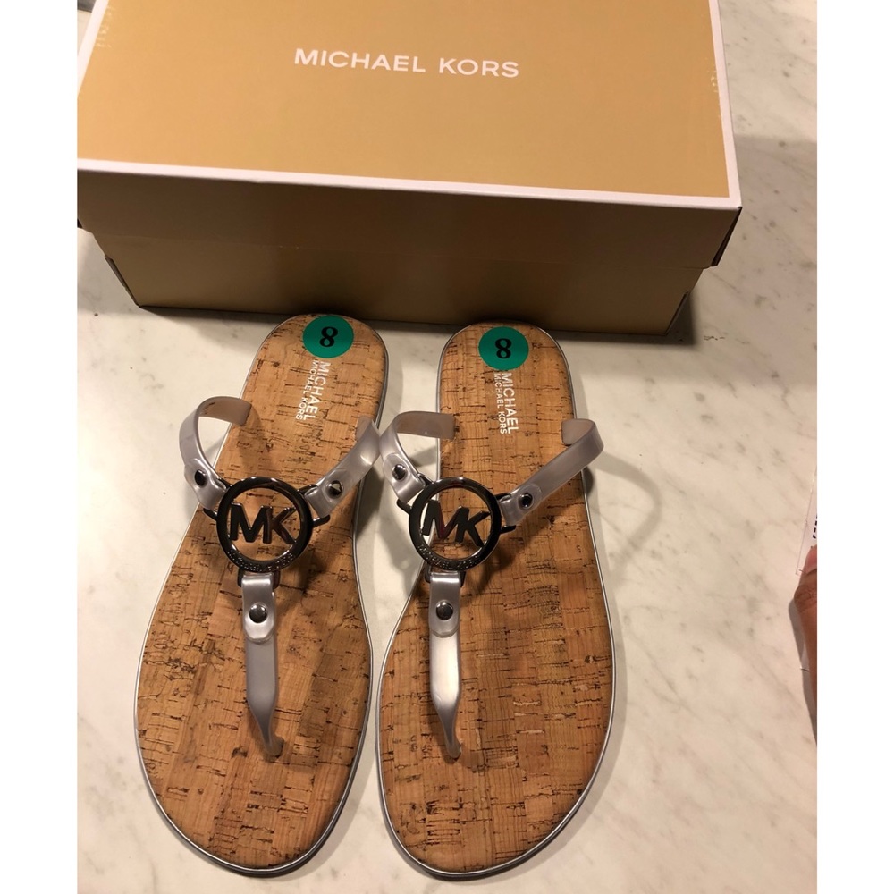 Michael Kors Logo Jelly Flip Flop Sandals 8